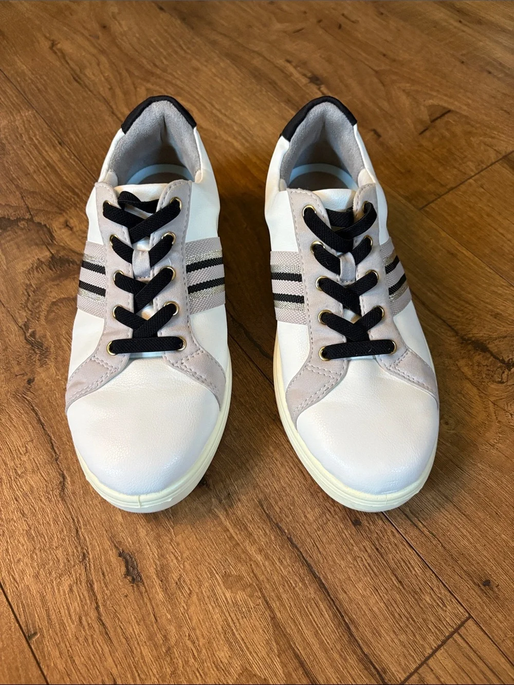 Women’s BZees Happy Friday Leather Casual Sneakers